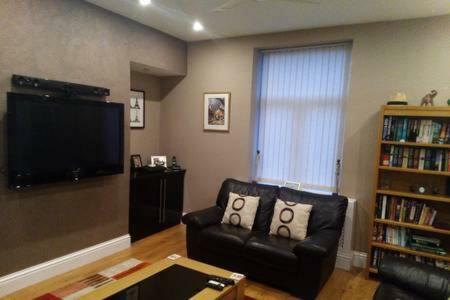 Bonny Colne On The Hill Apartment Bagian luar foto